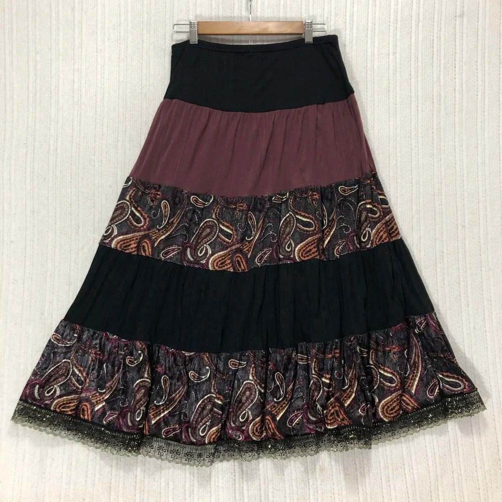 FAN A N C black burgundy